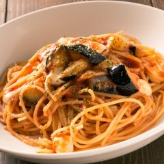 ナスとモッツァレラのトマトソース